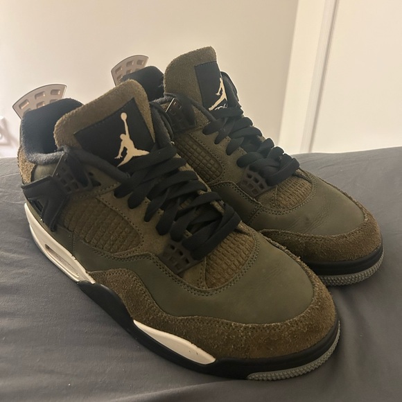 Jordan 4 Olive color size 9 - Picture 1 of 6